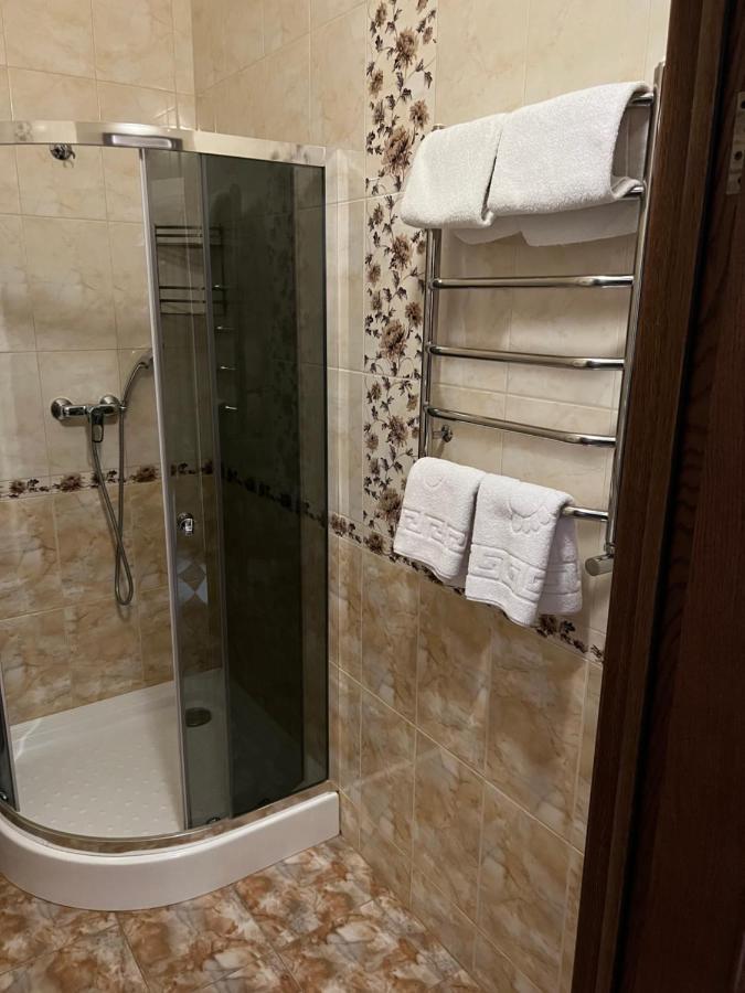Гостиный Двор Надежда Hotel Khlibodarske Bagian luar foto