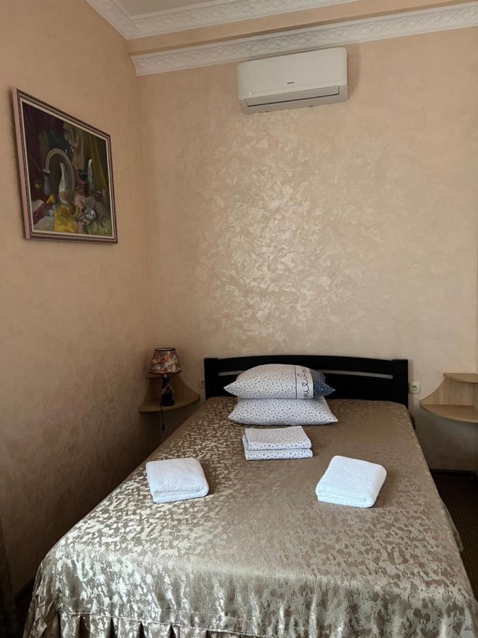 Гостиный Двор Надежда Hotel Khlibodarske Bagian luar foto