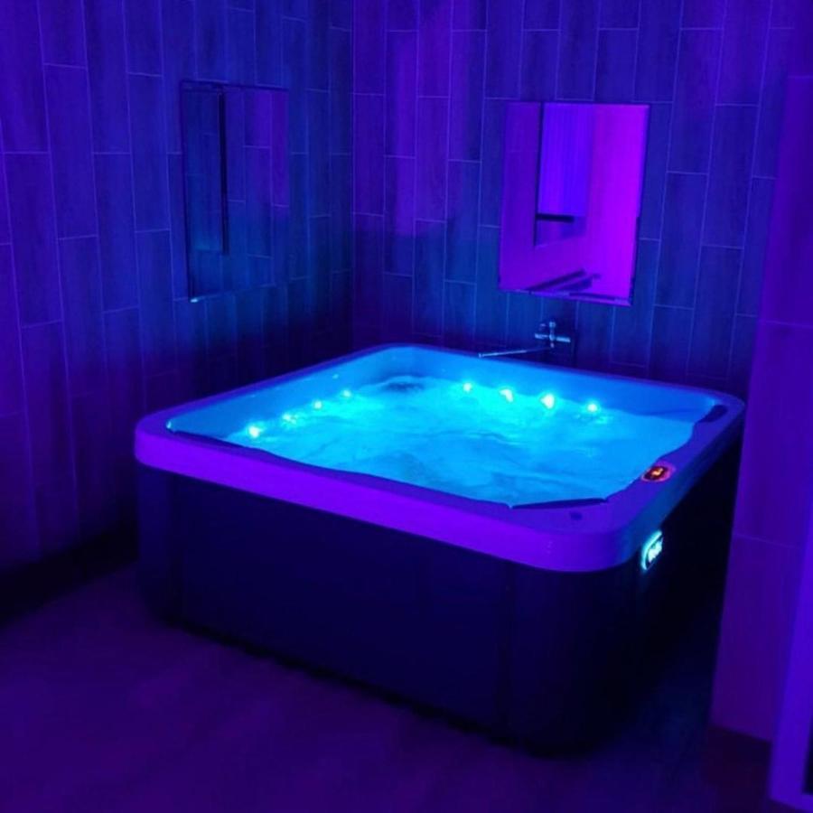Гостиный Двор Надежда Hotel Khlibodarske Bagian luar foto