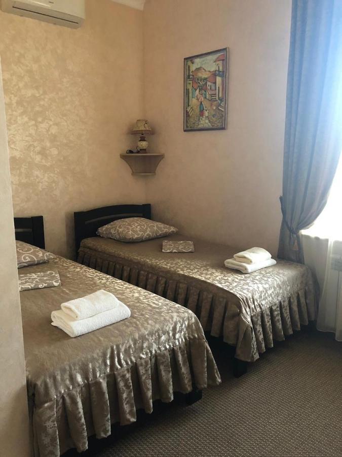 Гостиный Двор Надежда Hotel Khlibodarske Bagian luar foto